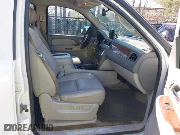 2008 Chevrolet Suburban 2LT with VIN 3GNFK16358G148557, listed as a IAAI auction lot 41839533 with 231,962 mi miles and . Bid and sale history available at DreamBid. Image 5.
