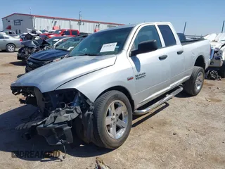 2016 Ram 1500 Express z VIN 1C6RR6FT3GS333204, wystawiony jako IAAI lot #41992873 z przebiegiem 111 383 mil mil oraz . Historia ofert i sprzedaży dostępna na DreamBid. Obrazek 18.