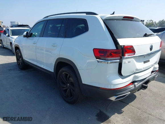 2022 Volkswagen Atlas 3.6L V6 SE w/Technology with VIN 1V2WR2CA1NC519384, listed as a IAAI auction lot 40548286 with 37,093 mi miles. Bid and sale history available at carsss.com. Image 3.