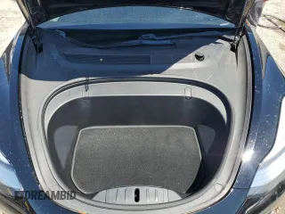 2019 Tesla Model 3 Mid Range z VIN 5YJ3E1EA9KF314143, wystawiony jako Copart lot #53564335 z przebiegiem 77 168 mil mil oraz Szkoda całkowita • Salvage title. Historia ofert i sprzedaży dostępna na DreamBid. Obrazek 11.