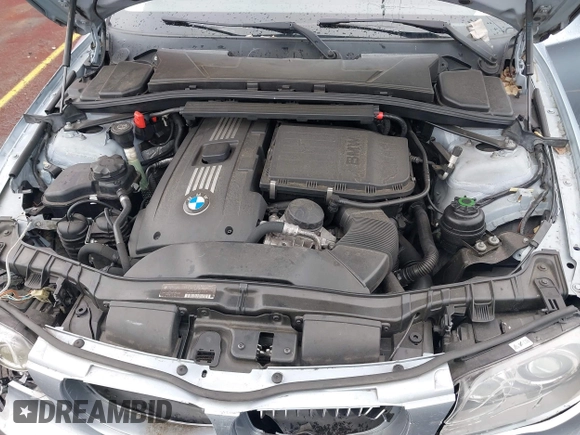 2010 BMW 1 Series 135i z VIN WBAUC7C5XAVK96378, wystawiony jako IAAI lot #42249530 z przebiegiem Nie podano mil oraz . Historia ofert i sprzedaży dostępna na DreamBid. Obrazek 10.
