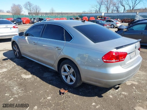 2014 Volkswagen Passat SE w/Sunroof with VIN 1VWBT7A38EC053078, listed as a IAAI auction lot 41832602 with 173,802 mi miles. Bid and sale history available at carsss.com. Image 3.