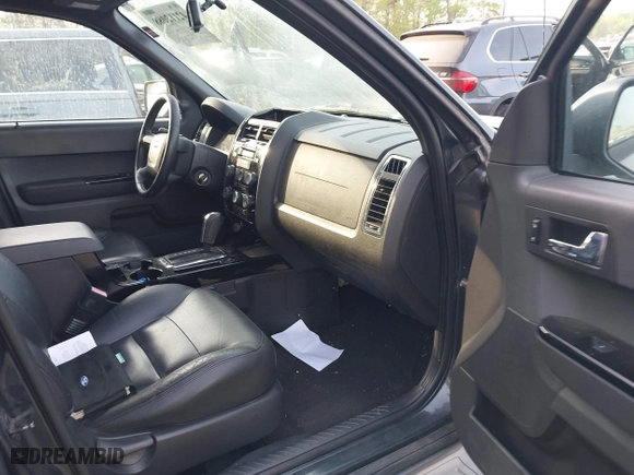 2008 Ford Escape Limited with VIN 1FMCU04118KE48683, listed as a IAAI auction lot 42112088 with 99,153 mi miles. Bid and sale history available at carsss.com. Image 5.