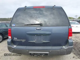2006 Ford Expedition Special Service with VIN 1FMFU15586LA62094, listed as a IAAI auction lot 41940862 with 243,066 mi miles. Bid and sale history available at carsss.com. Image 6.