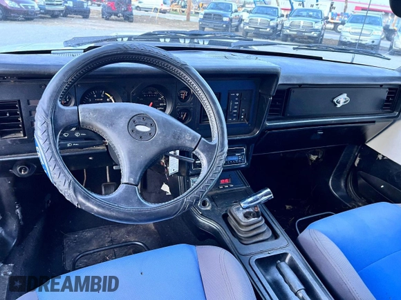 1985 Ford Mustang with VIN 1FABP27M4FF180300, listed as a Copart auction lot 81418754 with 81,610 mi miles and Clean title. Bid and sale history available at DreamBid. Image 9.