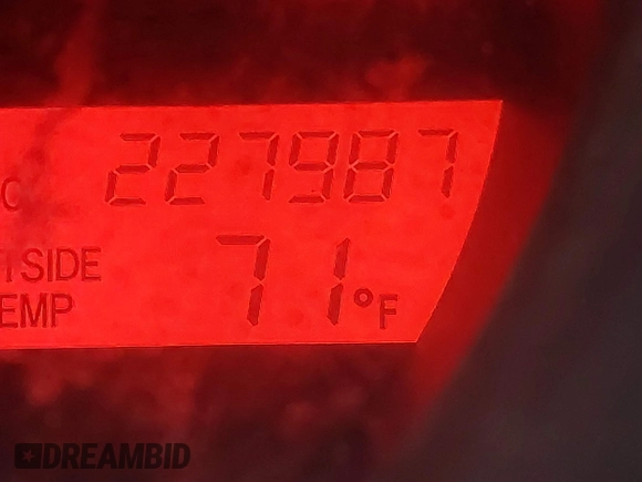 2003 Toyota Matrix Std with VIN 2T1KR32E03C091113, listed as a IAAI auction lot 42013265 with 227,987 mi miles. Bid and sale history available at carsss.com. Image 7.