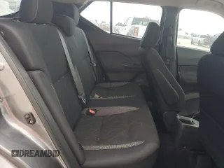 2020 Nissan Kicks S z VIN 3N1CP5BV1LL523696, wystawiony jako Copart lot #58873915 z przebiegiem Nie podano mil oraz Nie do naprawy • Non repairable. Historia ofert i sprzedaży dostępna na DreamBid. Obrazek 11.