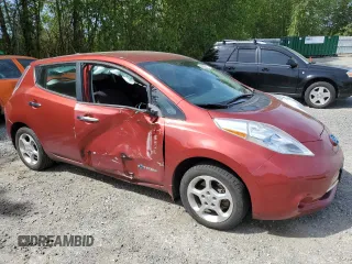 2015 Nissan LEAF SV z VIN 1N4AZ0CP2FC300798, wystawiony jako Copart lot #56552715 z przebiegiem 92 303 mil mil oraz Szkoda całkowita • Salvage title. Historia ofert i sprzedaży dostępna na DreamBid. Obrazek 4.