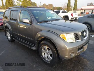 2005 Nissan Pathfinder SE with VIN 5N1AR18U35C745284, listed as a IAAI auction lot 41473294 with 84,403 mi miles. Bid and sale history available at carsss.com. Image 1.