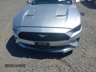 2018 Ford Mustang EcoBoost Premium z VIN 1FATP8UH9J5110286, wystawiony jako IAAI lot #42632454 z przebiegiem 60 355 mil mil oraz . Historia ofert i sprzedaży dostępna na DreamBid. Obrazek 12.