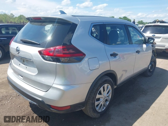 2020 Nissan Rogue SV with VIN JN8AT2MT9LW040448, listed as a IAAI auction lot 42040086 with 58,028 mi miles and . Bid and sale history available at carsss.com. Image 4.