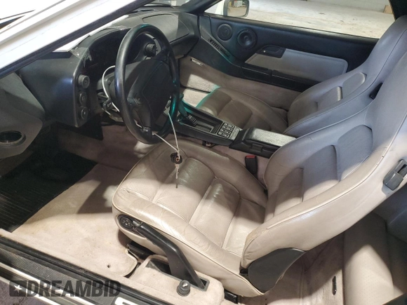 1990 Porsche 928 z VIN WP0JB2924LS860099, wystawiony jako Copart lot #46732305 z przebiegiem 85 892 mil mil oraz Czysty tytuł • Clean title. Historia ofert i sprzedaży dostępna na DreamBid. Obrazek 7.