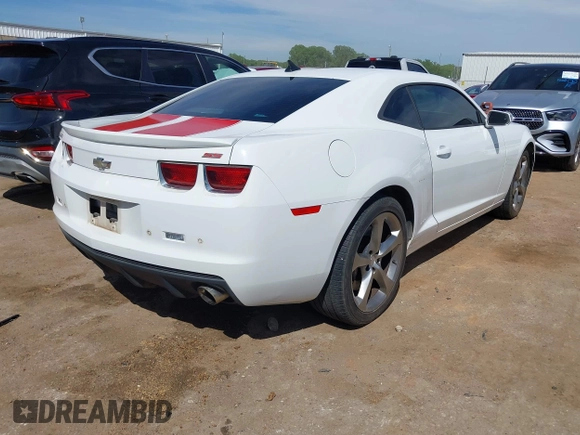 2010 Chevrolet Camaro 2SS z VIN 2G1FK1EJ6A9170374, wystawiony jako IAAI lot #42241453 z przebiegiem 182 673 mil mil oraz . Historia ofert i sprzedaży dostępna na DreamBid. Obrazek 4.
