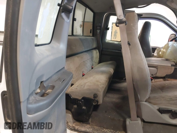 1999 Ford F-250 XL with VIN 1FTNX21F0XEC87465, listed as a IAAI auction lot 41244283 with 235,559 mi miles and . Bid and sale history available at DreamBid. Image 8.