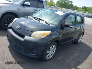 2008 Scion xD z VIN JTKKU10458J018014, wystawiony jako IAAI lot #42275788 z przebiegiem 198 204 mil mil oraz . Historia ofert i sprzedaży dostępna na DreamBid. Obrazek 2.