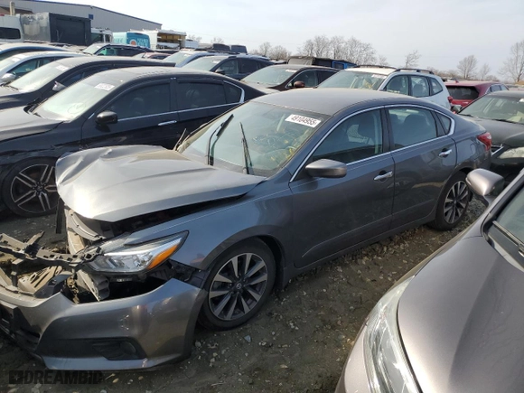 2017 Nissan Altima 2.5 SR with VIN 1N4AL3AP9HC142985, listed as a Copart auction lot 49104955 with 38,995 mi miles and Salvage Title. Bid and sale history available at carsss.com. Image 1.