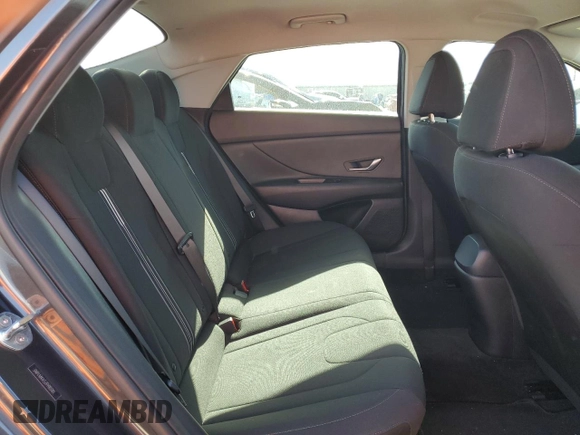 2023 Hyundai Elantra SEL z VIN 5NPLM4AG2PH103101, wystawiony jako Copart lot #49977135 z przebiegiem 28 443 mil mil oraz Szkoda całkowita • Salvage title. Historia ofert i sprzedaży dostępna na DreamBid. Obrazek 10.