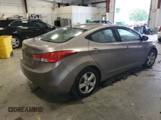 2012 Hyundai Elantra Limited z VIN 5NPDH4AE9CH141460, wystawiony jako Copart lot #58363825 z przebiegiem 138 407 mil mil oraz Czysty tytuł • Clean title. Historia ofert i sprzedaży dostępna na DreamBid. Obrazek 3.