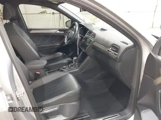 2022 Volkswagen Tiguan SE R-Line Black с VIN 3VV8B7AX8NM044884, выставлен на аукционе IAAI как лот 42331323 с пробегом 45 945 миль миль и . История ставок и продаж доступна на DreamBid. Изображение 5.