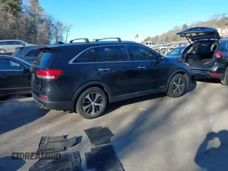 2018 Kia Sorento EX with VIN 5XYPHDA54JG410997, listed as a IAAI auction lot 41332269 with 163,742 mi miles and . Bid and sale history available at carsss.com. Image 4.