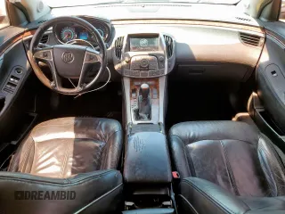 2013 Buick LaCrosse Leather z VIN 1G4GC5E38DF200726, wystawiony jako Copart lot #61357095 z przebiegiem 279 165 mil mil oraz Szkoda całkowita • Salvage title. Historia ofert i sprzedaży dostępna na DreamBid. Obrazek 8.