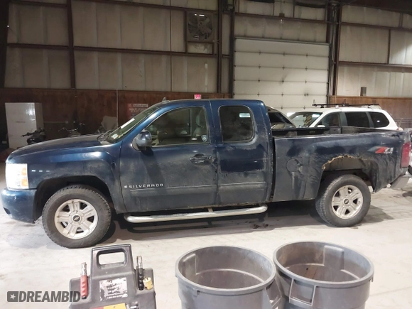 2009 Chevrolet Silverado 1500 LTZ with VIN 1GCEK39J19Z274622, listed as a IAAI auction lot 41352625 with 213,255 mi miles. Bid and sale history available at carsss.com. Image 14.