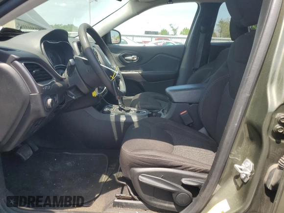 2020 Jeep Cherokee Latitude z VIN 1C4PJMCB3LD651555, wystawiony jako Copart lot #56543045 z przebiegiem 110 966 mil mil oraz Szkoda całkowita • Salvage title. Historia ofert i sprzedaży dostępna na DreamBid. Obrazek 7.