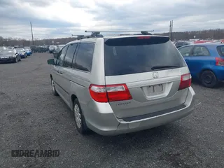 2006 Honda Odyssey LX with VIN 5FNRL38216B105808, listed as a IAAI auction lot 41737585 with 193,915 mi miles. Bid and sale history available at carsss.com. Image 3.