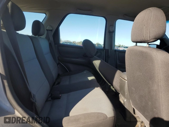 2004 Ford Escape XLS with VIN 1FMYU92124KA89643, listed as a Copart auction lot 84162924 with 177,930 mi miles and Clean Title. Bid and sale history available at DreamBid. Image 12.
