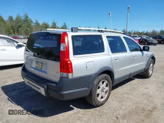 2006 Volvo XC70 with VIN YV4SZ592261208896, listed as a IAAI auction lot 42117065 with 182,692 mi miles. Bid and sale history available at carsss.com. Image 4.