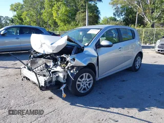 2020 Chevrolet Sonic LT z VIN 1G1JG6SB6L4120442, wystawiony jako IAAI lot #41485829 z przebiegiem 52 073 mil mil oraz . Historia ofert i sprzedaży dostępna na DreamBid. Obrazek 2.