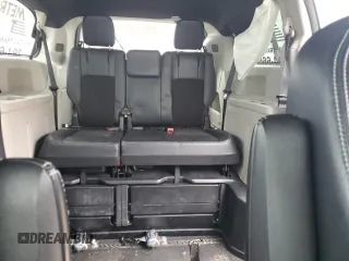 2019 Dodge Grand Caravan SXT with VIN 2C7WDGCG5KR584228, listed as a Copart auction lot 88709775 with 150,581 mi miles and Salvage Title. Bid and sale history available at DreamBid. Image 11.