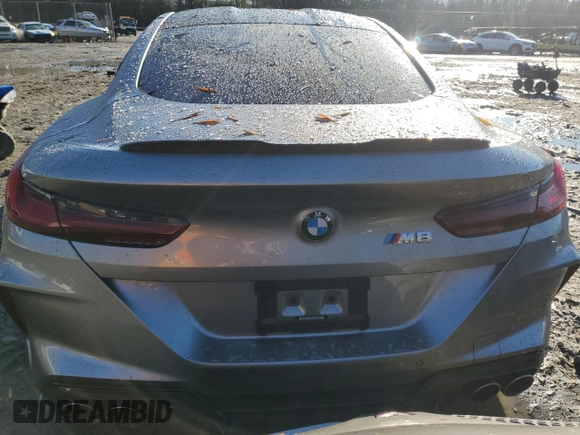 2020 BMW M8 z VIN WBSAE0C05LCD46660, wystawiony jako Copart lot #84676424 z przebiegiem 48 569 mil mil oraz Szkoda całkowita • Salvage title. Historia ofert i sprzedaży dostępna na DreamBid. Obrazek 6.