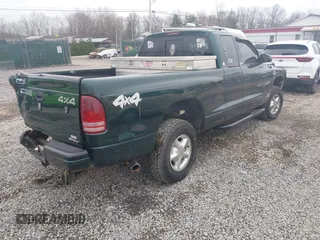 2000 Dodge Dakota SLT with VIN 1B7GG22X3YS508480, listed as a IAAI auction lot 41900645 with 105,652 mi miles and . Bid and sale history available at carsss.com. Image 4.