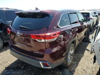 2018 Toyota Highlander Limited z VIN 5TDDZRFH4JS875072, wystawiony jako Copart lot #88634365 z przebiegiem Nie podano mil oraz Szkoda całkowita • Salvage title. Historia ofert i sprzedaży dostępna na DreamBid. Obrazek 3.
