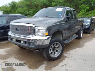 2003 Ford Super Duty F-250 XL with VIN 1FTNX21L73EB40320, listed as a IAAI auction lot 42071292 with 301,082 mi miles. Bid and sale history available at carsss.com. Image 2.