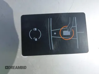 2023 Tesla Model 3 z VIN 5YJ3E1EA5PF700307, wystawiony jako IAAI lot #42034319 z przebiegiem 32 945 mil mil oraz . Historia ofert i sprzedaży dostępna na DreamBid. Obrazek 11.