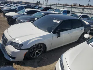 2015 Chrysler 300 S with VIN 2C3CCABG1FH921334, listed as a Copart auction lot 46820525 with 189,656 mi miles and Salvage Title. Bid and sale history available at DreamBid. Image 1.