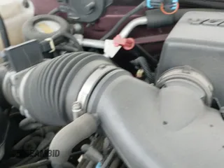 1996 Chevrolet Suburban с VIN 1GNFK16R2TJ380576, выставлен на аукционе IAAI как лот 41829017 с пробегом 151 413 миль миль и . История ставок и продаж доступна на DreamBid. Изображение 18.