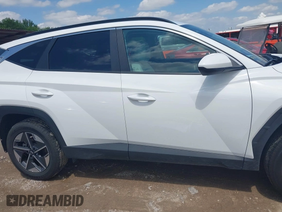 2025 Hyundai Tucson SEL with VIN 5NMJBCDE7SH496648, listed as a IAAI auction lot 42204406 with 7,602 mi miles and . Bid and sale history available at carsss.com. Image 13.