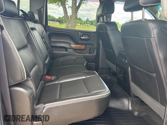 2017 Chevrolet Silverado 3500HD High Country with VIN 1GC4K1EY9HF160774, listed as a Copart auction lot 58665585 with 388,613 mi miles and Clean title. Bid and sale history available at DreamBid. Image 6.
