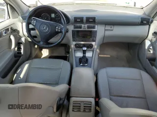 2005 Mercedes-Benz C 320 с VIN WDBRF64J35F573425, выставлен на аукционе Copart как лот 60815455 с пробегом 116 054 миль миль и Списание • Salvage title. История ставок и продаж доступна на DreamBid. Изображение 8.