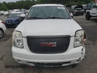 2011 GMC Yukon SLE with VIN 1GKS2AE01BR166466, listed as a Copart auction lot 62555454 with 199,634 mi miles and Salvage Title. Bid and sale history available at carsss.com. Image 5.