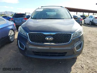 2016 Kia Sorento LX with VIN 5XYPG4A33GG021889, listed as a IAAI auction lot 42088898 with 171,491 mi miles. Bid and sale history available at carsss.com. Image 6.