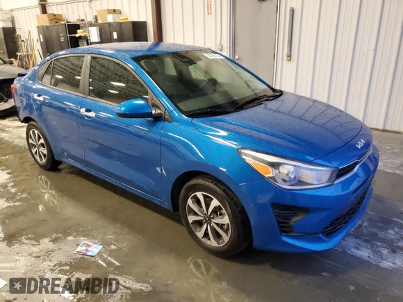 2022 Kia Rio LX with VIN 3KPA24AD3NE497373, listed as a Copart auction lot 84286184 with 27,628 mi miles and Salvage Title. Bid and sale history available at carsss.com. Image 4.