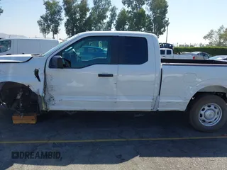 2022 Ford F-150 XL z VIN 1FTEX1CP3NKF26053, wystawiony jako IAAI lot #40372191 z przebiegiem Nie podano mil oraz . Historia ofert i sprzedaży dostępna na DreamBid. Obrazek 13.