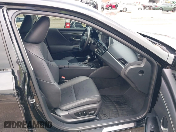 2022 Lexus ES 350 z VIN 58ADZ1B10NU124891, wystawiony jako IAAI lot #42422400 z przebiegiem 114 739 mil mil oraz . Historia ofert i sprzedaży dostępna na DreamBid. Obrazek 5.