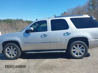 2010 GMC Yukon Denali z VIN 1GKUKEEFXAR208118, wystawiony jako IAAI lot #41618086 z przebiegiem 190 851 mil mil oraz . Historia ofert i sprzedaży dostępna na DreamBid. Obrazek 15.