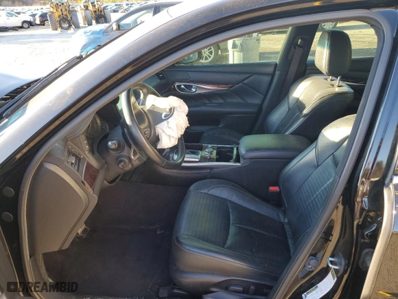 2016 Infiniti Q70 with VIN JN1BY1AP9GM220133, listed as a Copart auction lot 84842574 with NaN miles and Salvage Title. Bid and sale history available at carsss.com. Image 7.