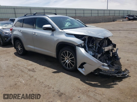 2018 Toyota Highlander SE with VIN 5TDJZRFH3JS895705, listed as a Copart auction lot 58028185 with 23,800 mi miles and Salvage title. Bid and sale history available at DreamBid. Image 4.